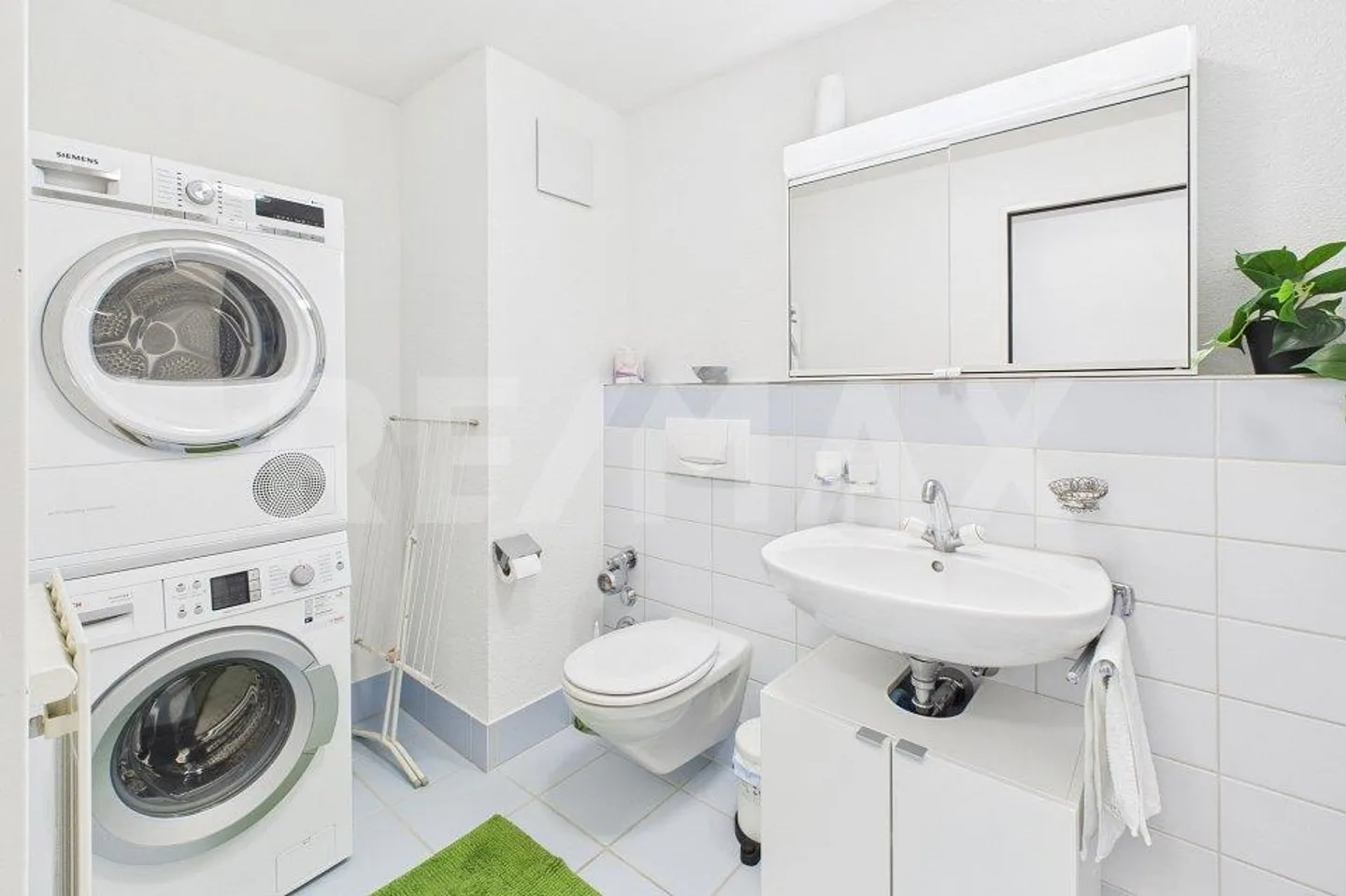 Charming 2½-Room Maisonette Apartment with Special Flair in a Quiet Residential Area - Photo 7 of 13