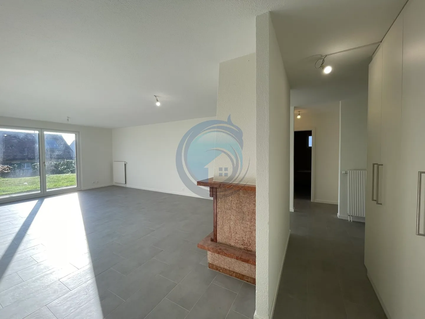 MAGNIFIKANTE RENOVIERTE 3,5-ZIMMER-WOHNUNG IN SÉVERY - Foto 7 von 13