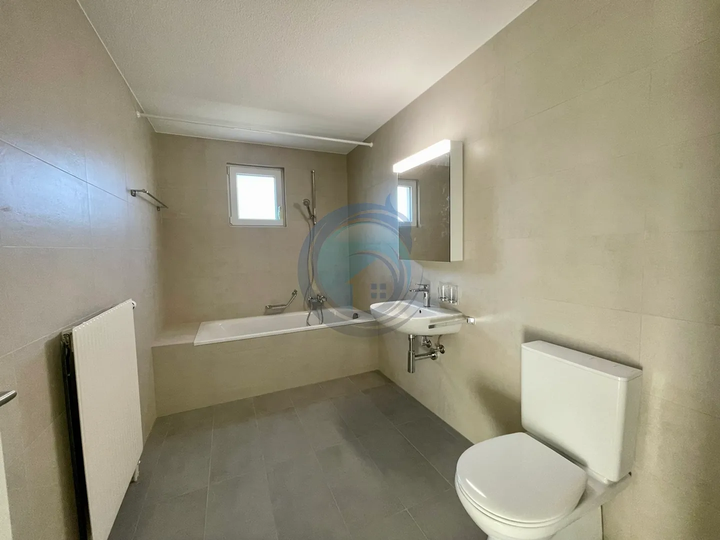 MAGNIFIKANTE RENOVIERTE 3,5-ZIMMER-WOHNUNG IN SÉVERY - Foto 10 von 13