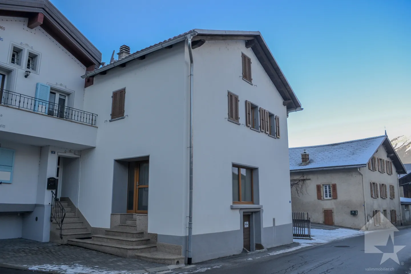 Affascinante casa su due piani di 70 m2 ciascuno con ingresso separato - Foto 1 di 27