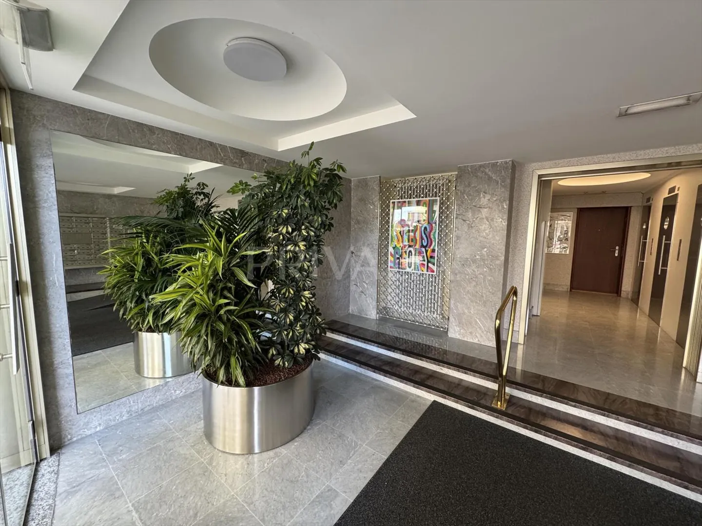 Exclusive - 2 ½-room apartment with balcony and impressive view - Photo 7 of 8