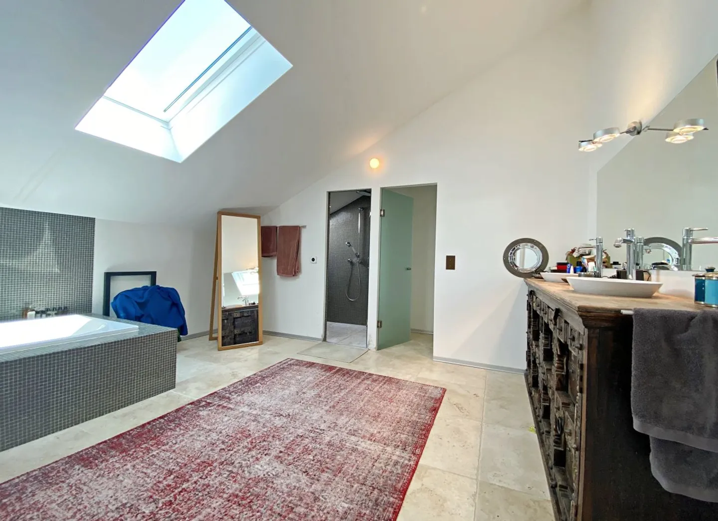 Casa dell'Architetto d'Eccellenza, Completamente Arredata con Giardino e Piscina - Foto 9 di 13