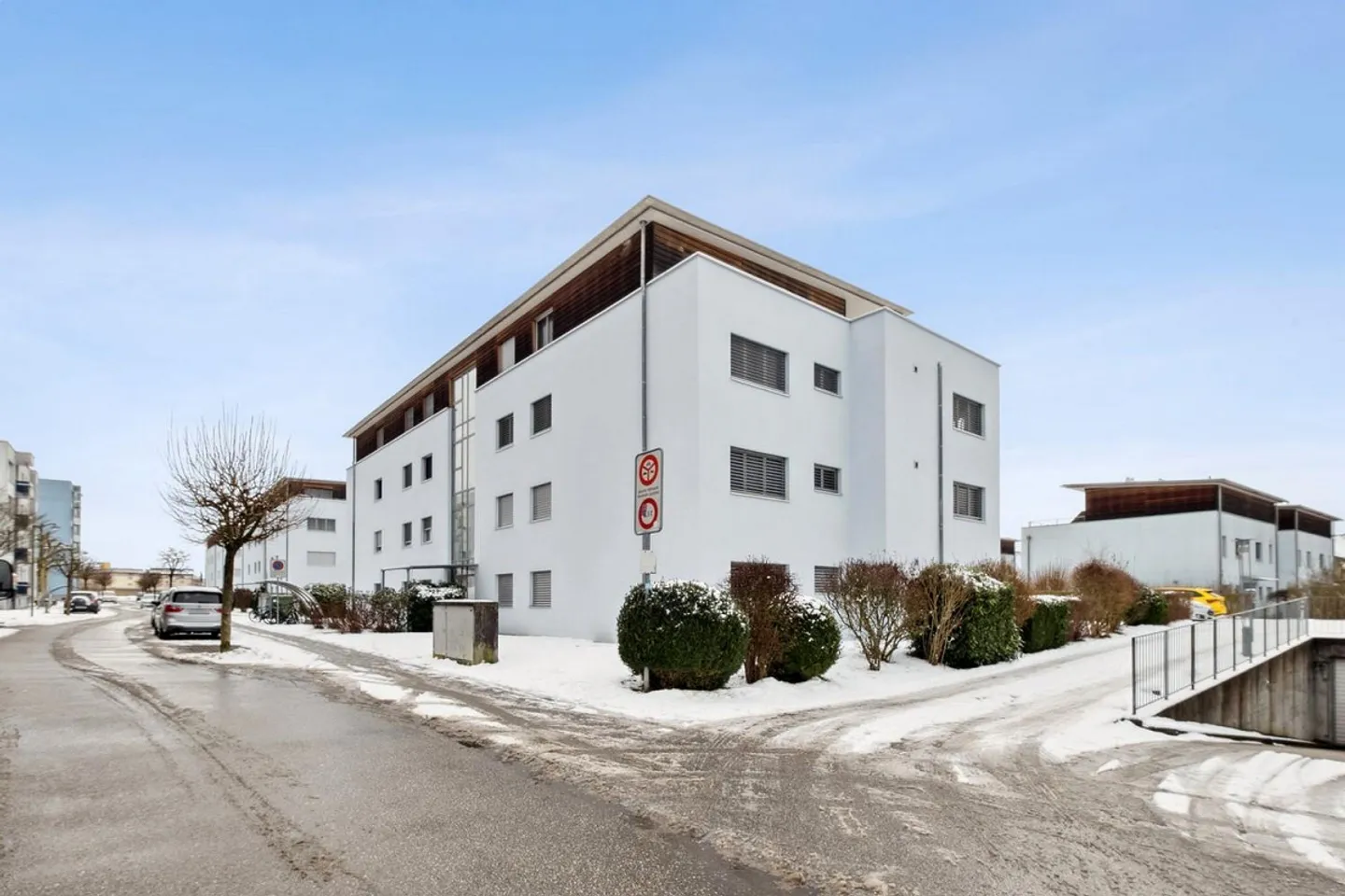 Appartement de 4,5 pièces à louer dans un quartier résidentiel calme - Photo 1 sur 8