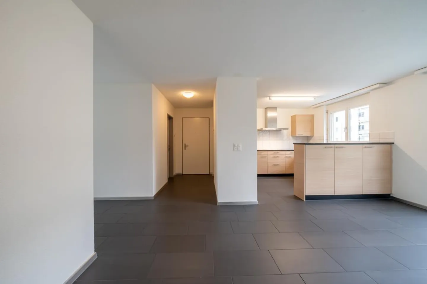 Geräumige 4.5 Zimmer Wohnung - Foto 2 von 11