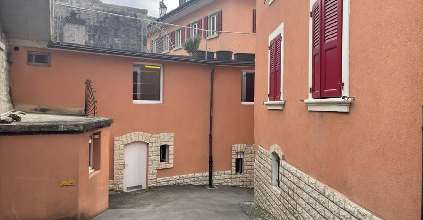 Deposito di stoccaggio vicino alla stazione - Primo affitto gratuito - Foto 1 di 5