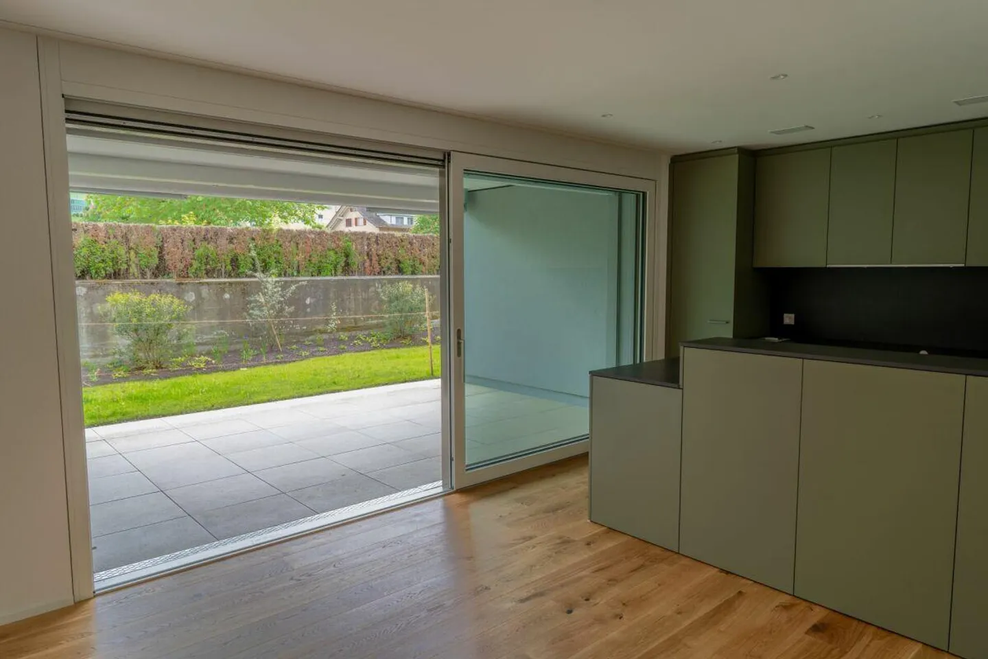 Newly built 4½ room garden apartment in an excellent location - Photo 3 of 8