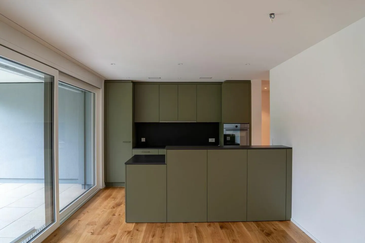 Newly built 4½ room garden apartment in an excellent location - Photo 4 of 8