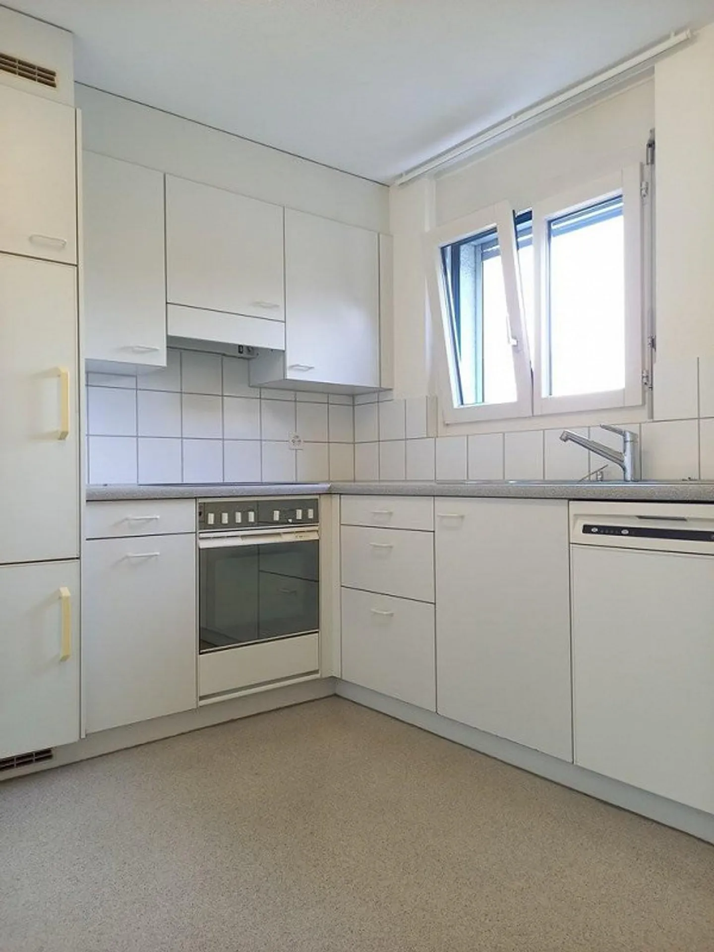 Appartement spacieux dans un emplacement calme - Photo 3 sur 6