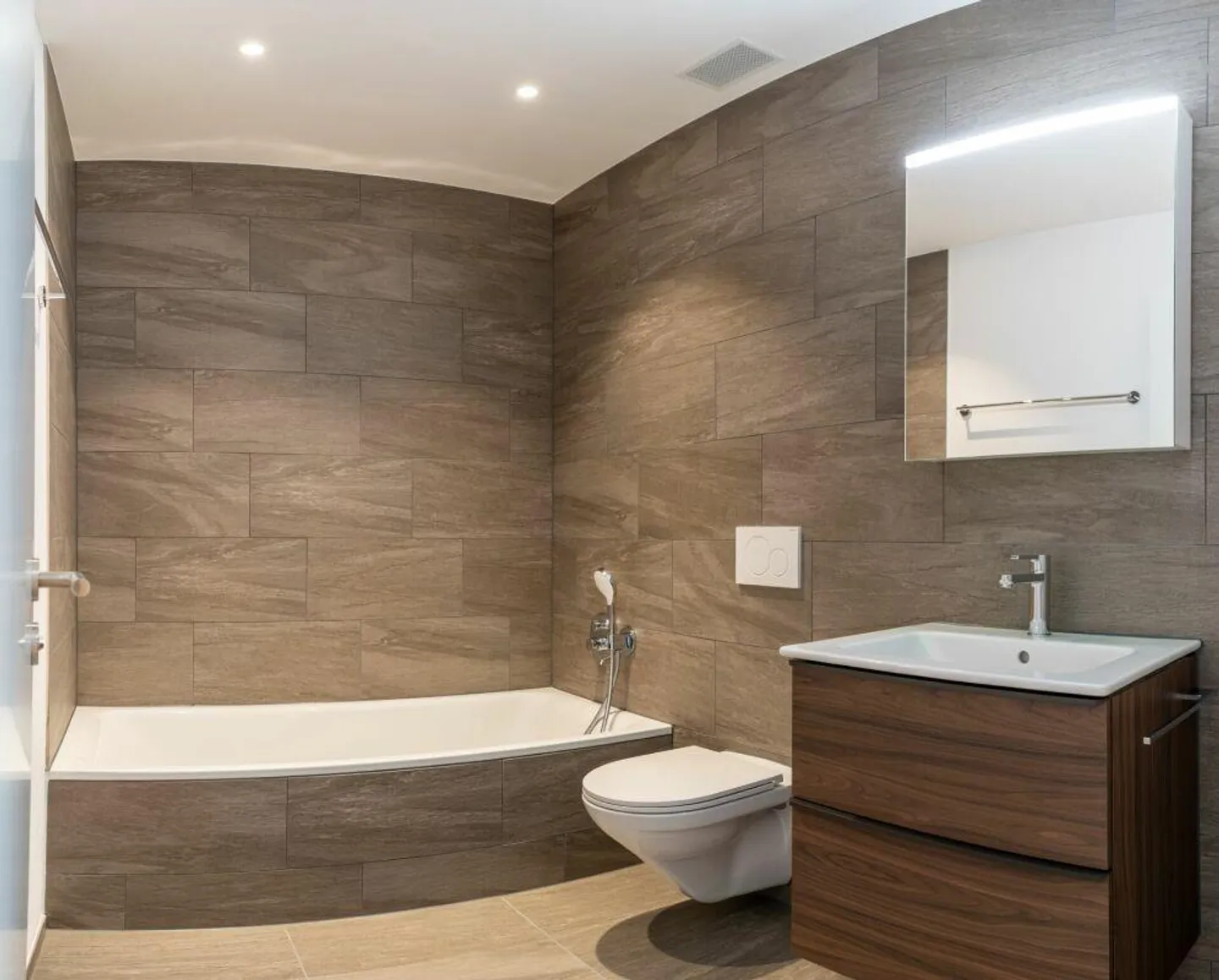 Newly built 4½ room garden apartment in an excellent location - Photo 7 of 8