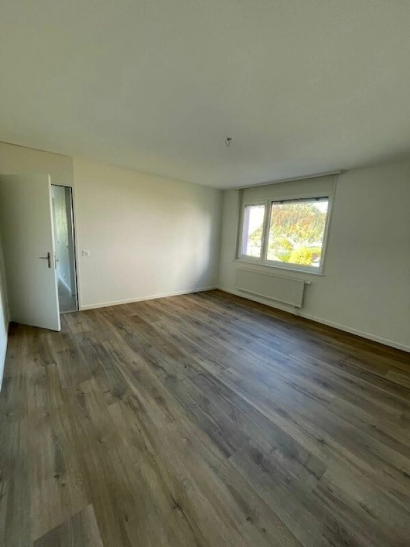 Apartment for rent - Photo 4 of 9