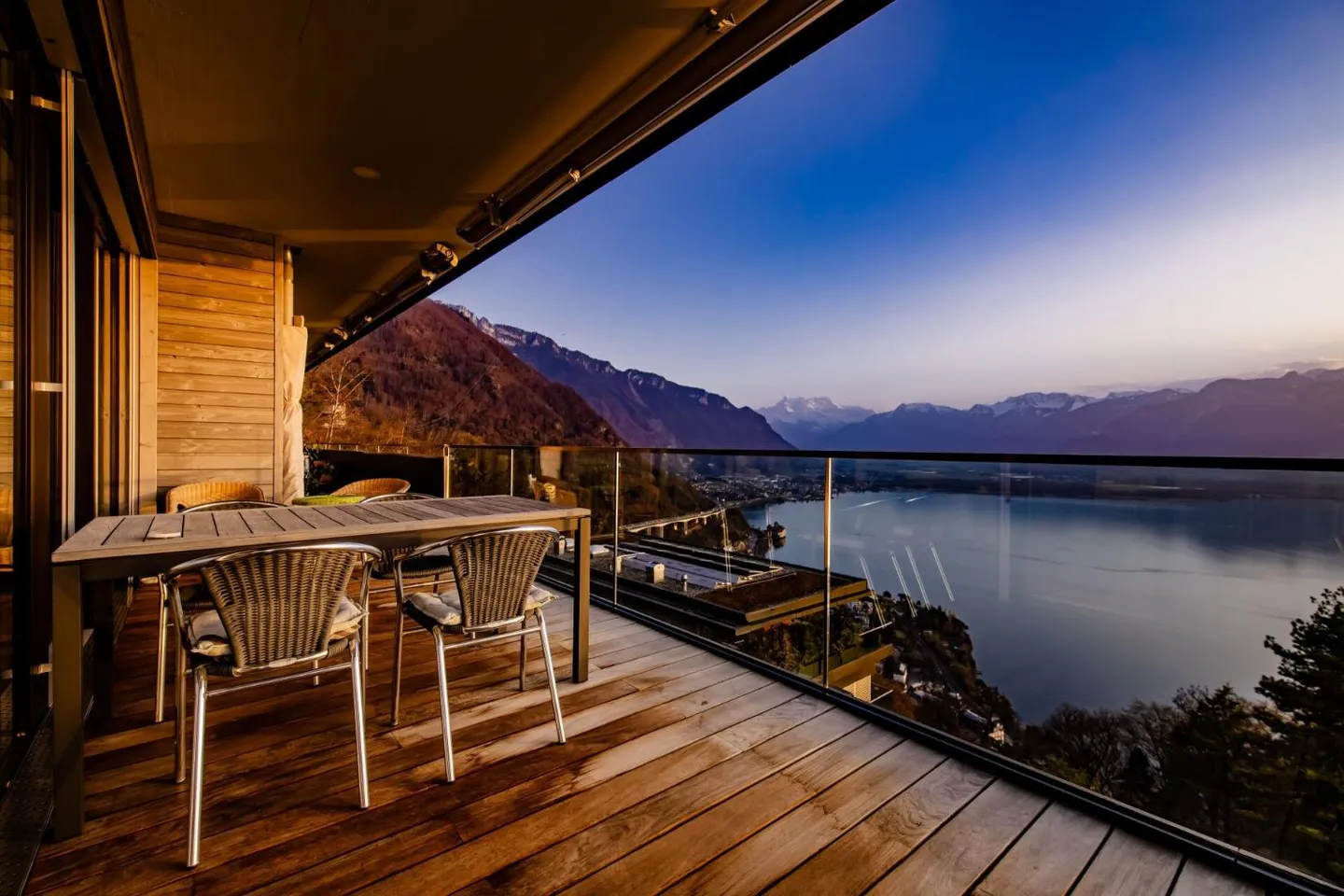 VILLAS BELVÉDÈRE - APPARTAMENTO 4,5 LOCALI CON VISTA UNICA SUL LAGO - Foto 2 di 13