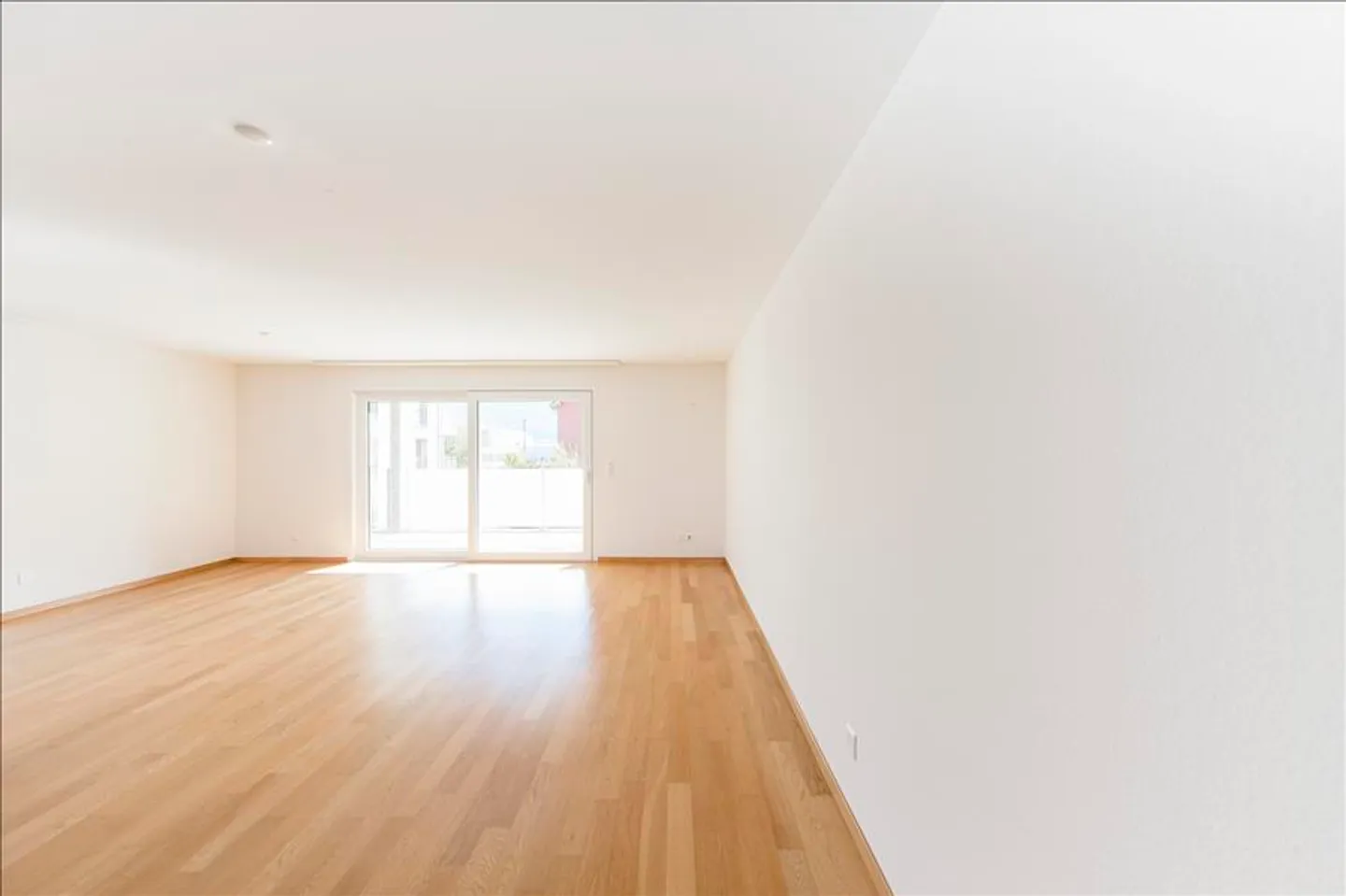 Apartment for rent - Photo 2 of 9