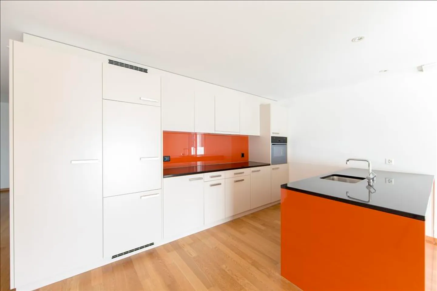 Apartment for rent - Photo 3 of 9