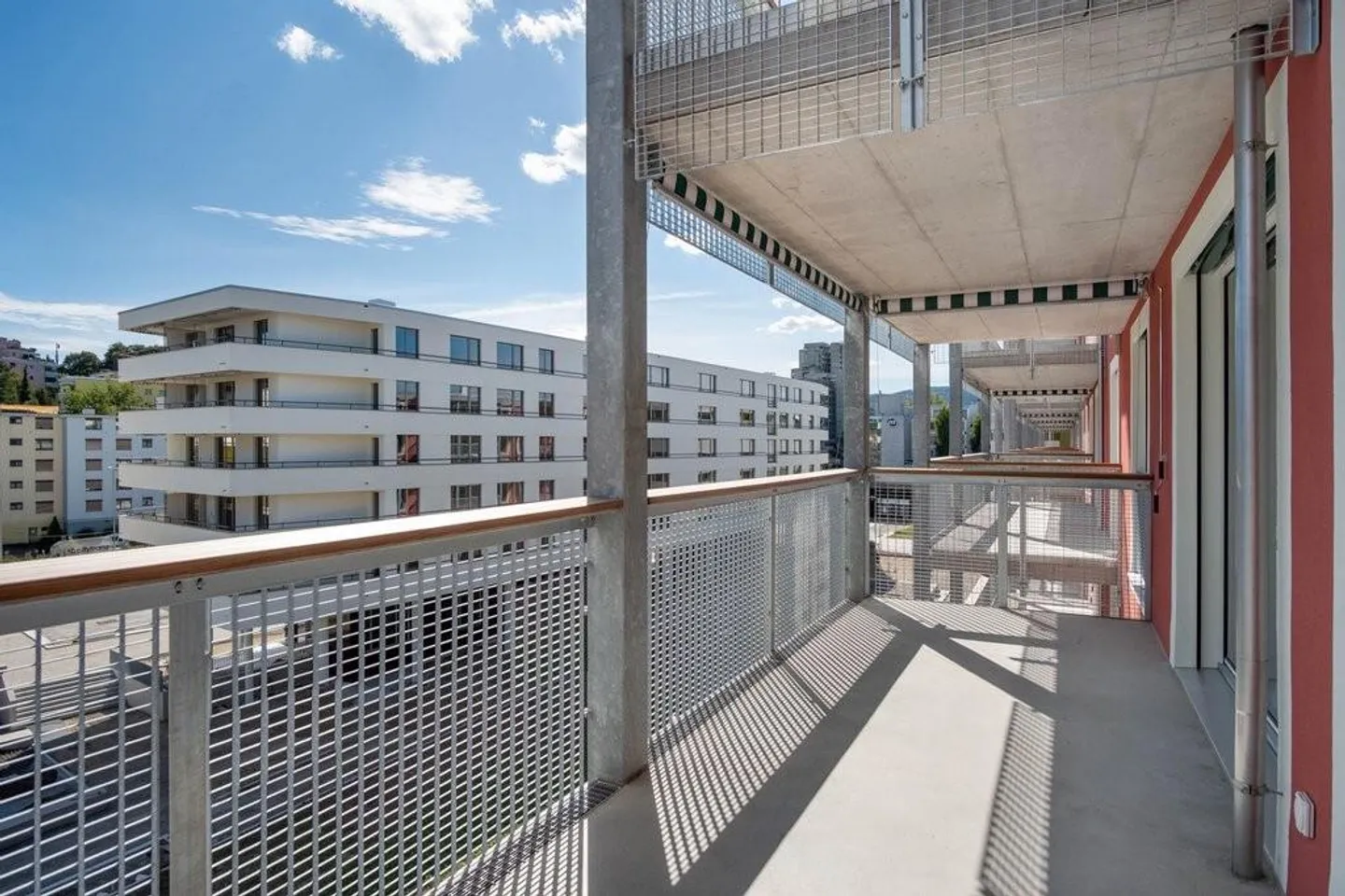 AFFITTARE SENZA DEPOSITO - colorato, simpatico: L'Insediamento Urbano Reitmen - Foto 11 di 12