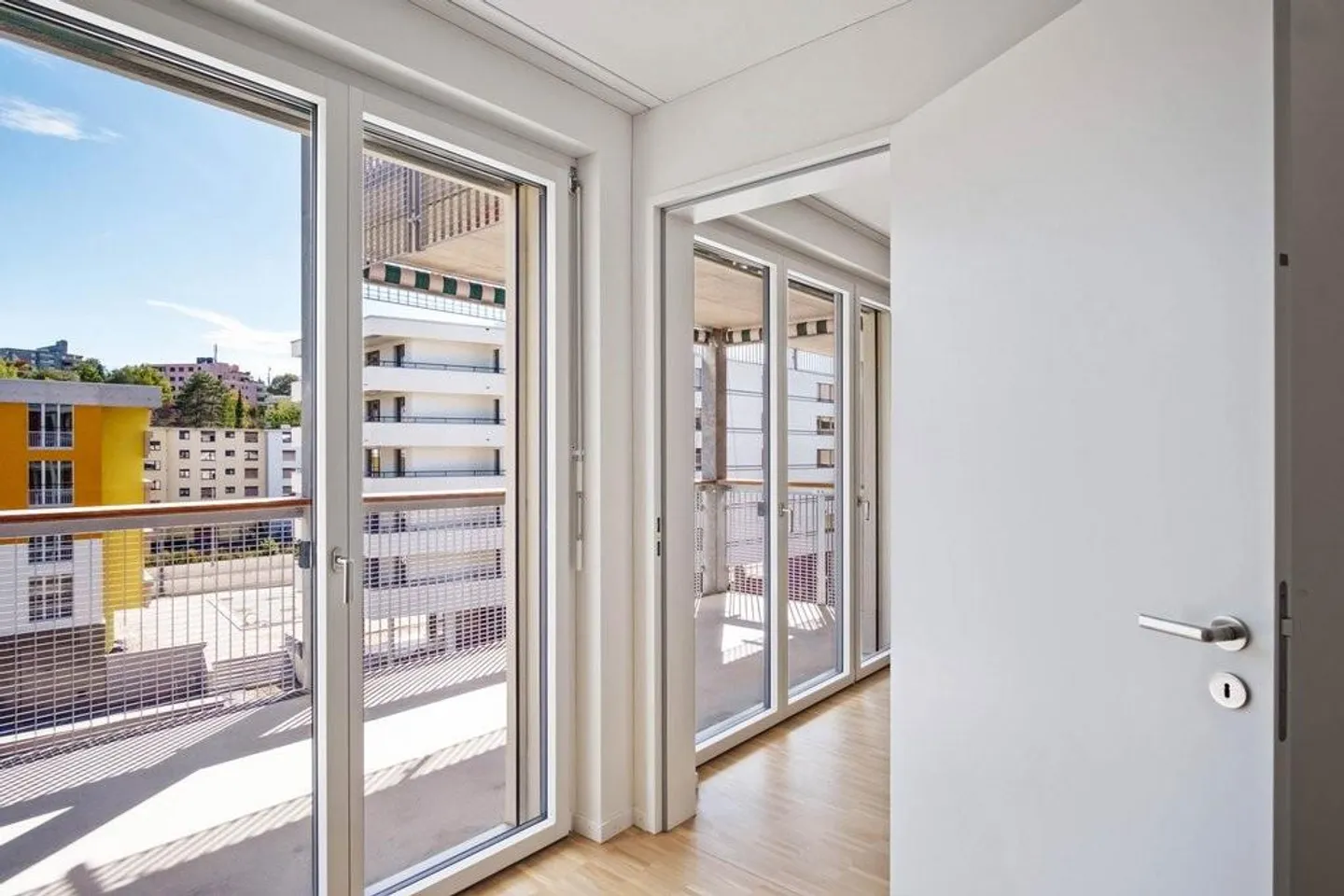 AFFITTARE SENZA DEPOSITO - colorato, simpatico: L'Insediamento Urbano Reitmen - Foto 9 di 12