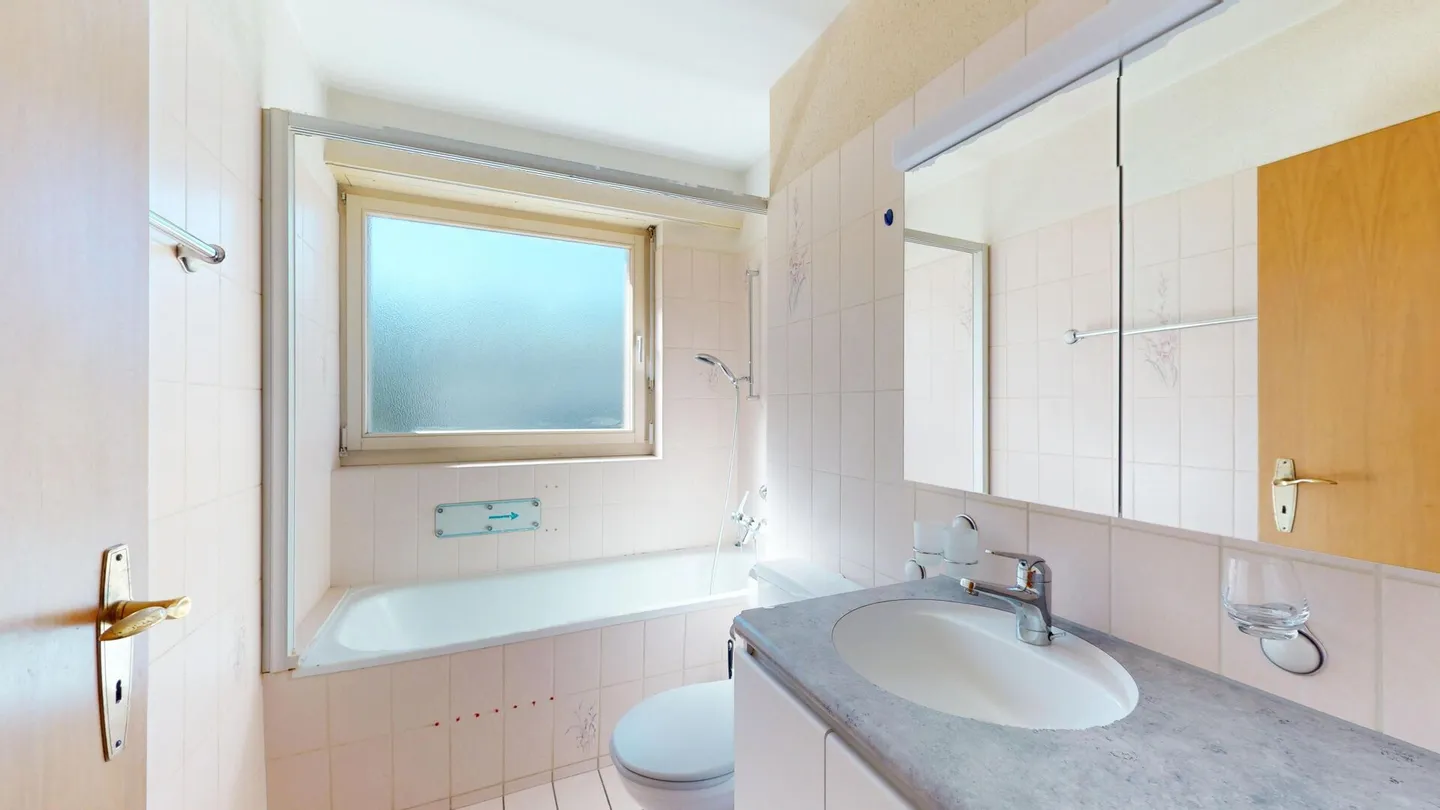 Cozy apartment with a lot of design potential in a central location - Photo 7 of 9