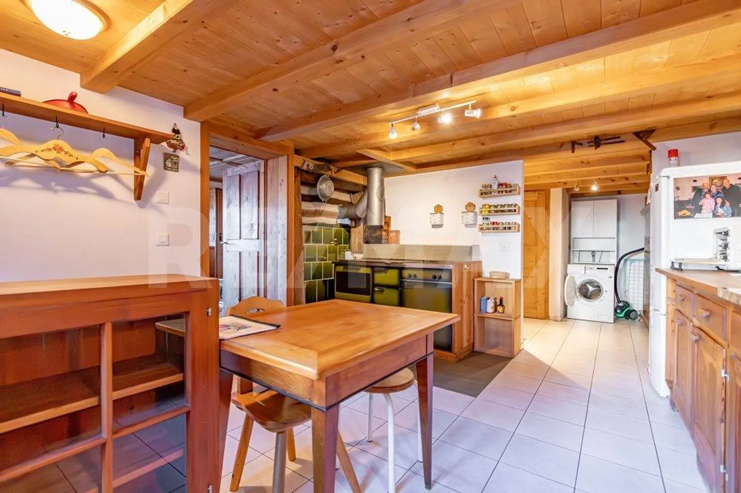 Immeuble à trois appartements - Photo 2 sur 13