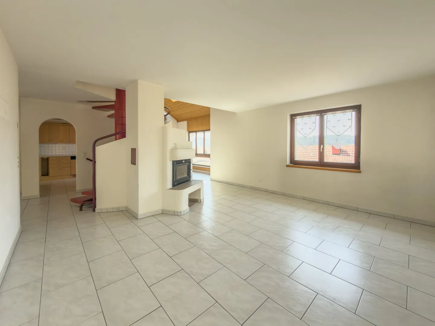 Maison jumelée charmante et spacieuse dans un emplacement soigné - Photo 4 sur 26