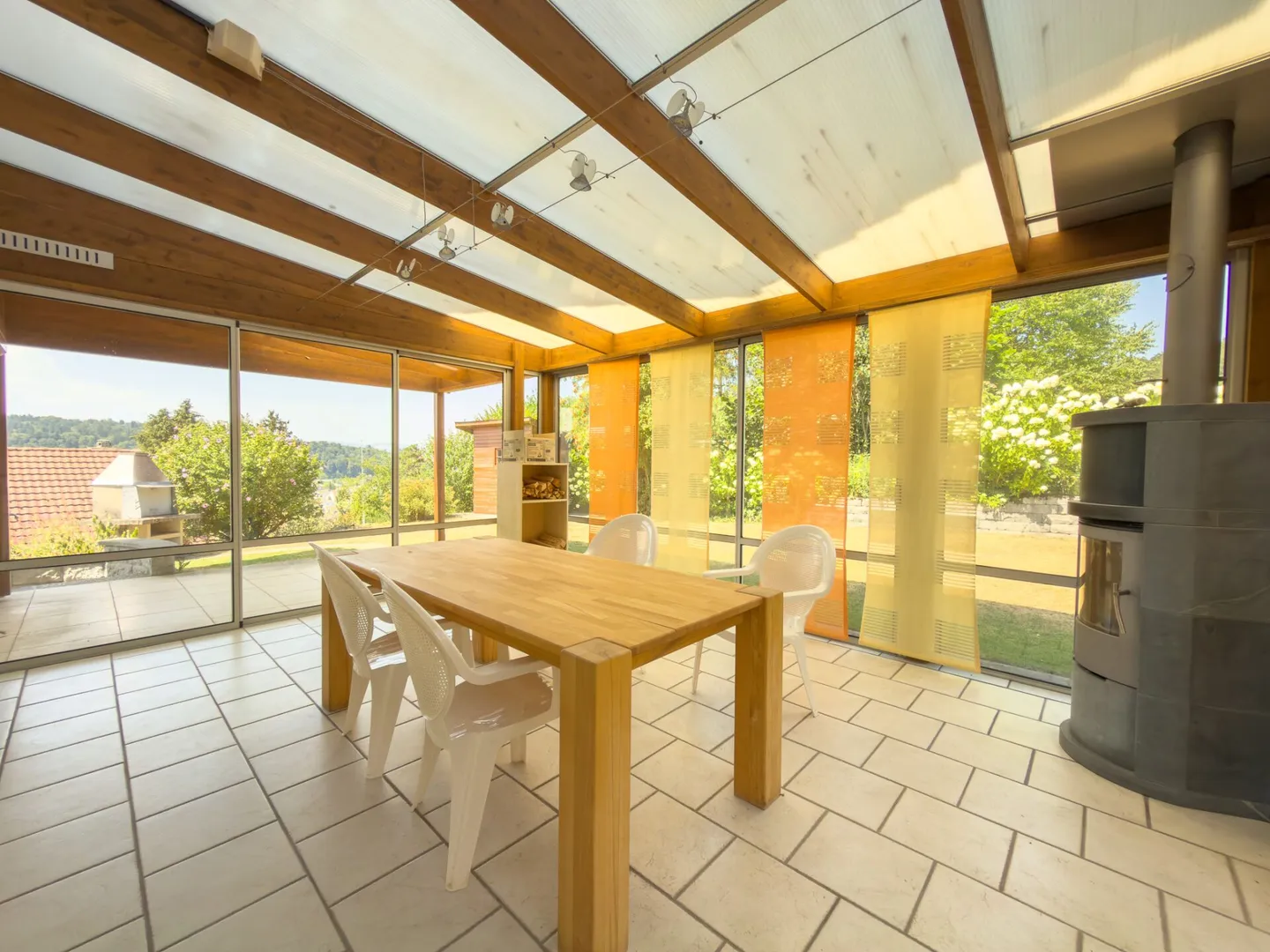 Maison jumelée charmante et spacieuse dans un emplacement soigné - Photo 5 sur 26
