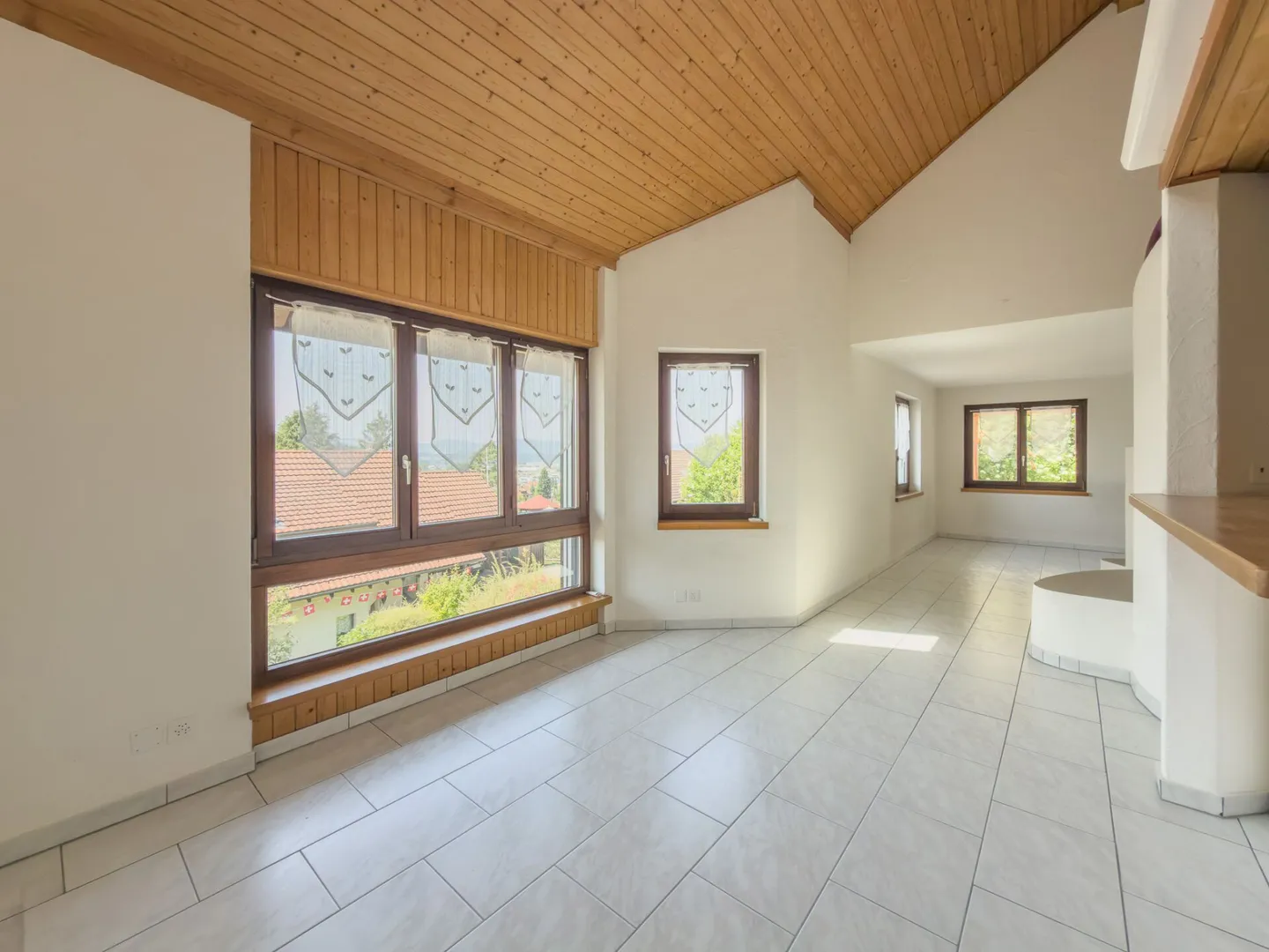 Maison jumelée charmante et spacieuse dans un emplacement soigné - Photo 7 sur 26