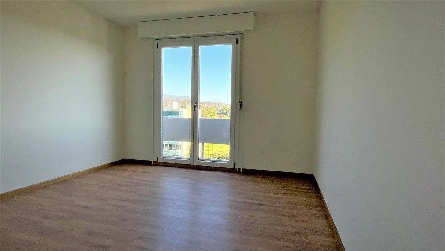 Appartement moderne de 3,5 pièces avec vue sur la montagne à Bellach - Photo 7 sur 11