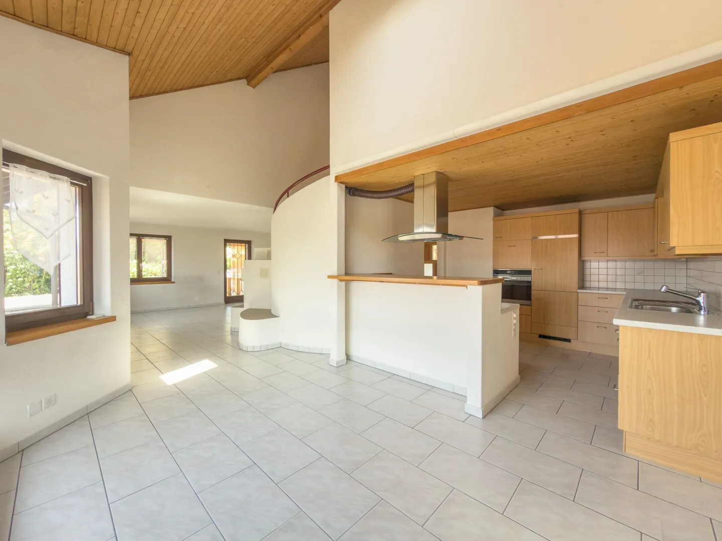 Maison jumelée charmante et spacieuse dans un emplacement soigné - Photo 8 sur 26