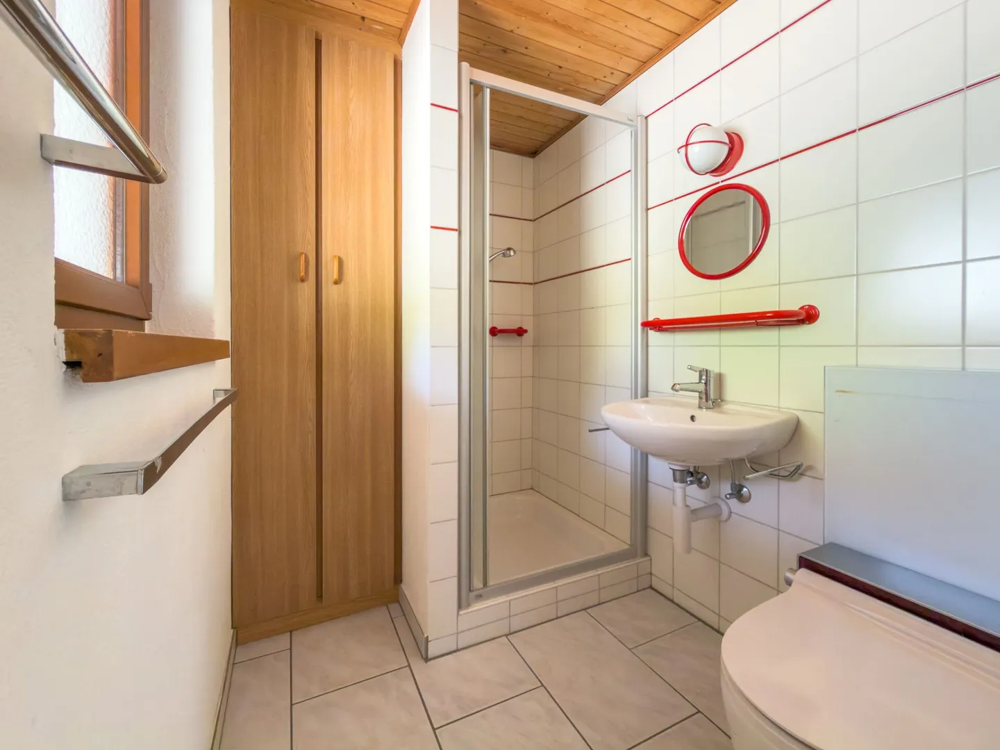 Maison jumelée charmante et spacieuse dans un emplacement soigné - Photo 11 sur 26