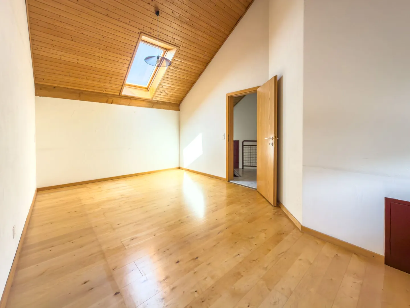 Maison jumelée charmante et spacieuse dans un emplacement soigné - Photo 12 sur 26