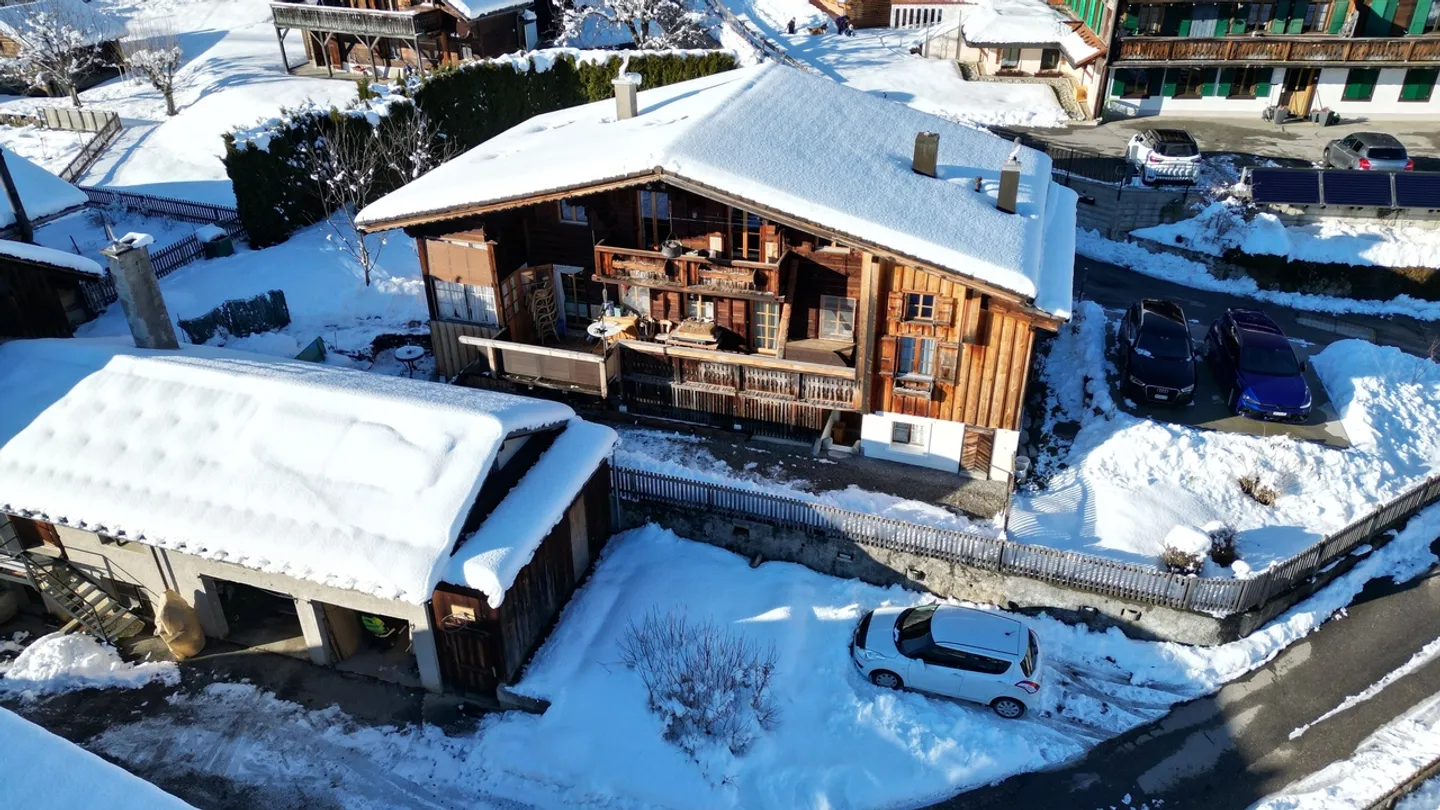 Rare Object - Charming Chalet with Garden, Just a Stone's Throw from the Village - Photo 1 of 11