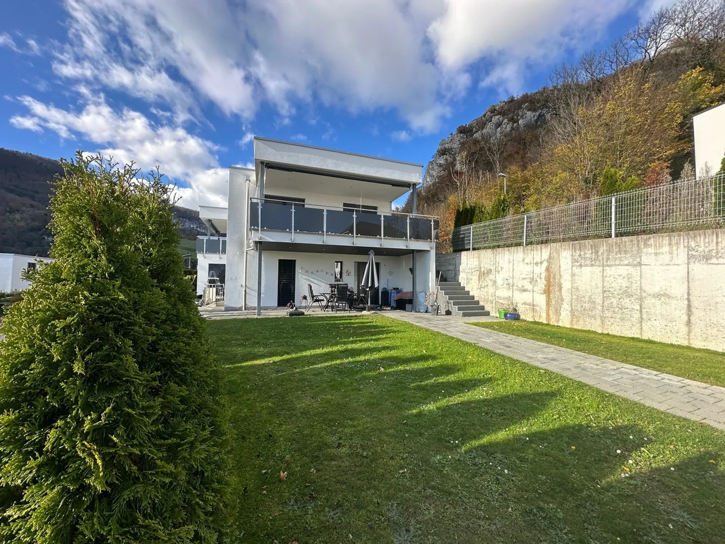 Modernes Einfamilienhaus mit Potenzial - Foto 1 von 13