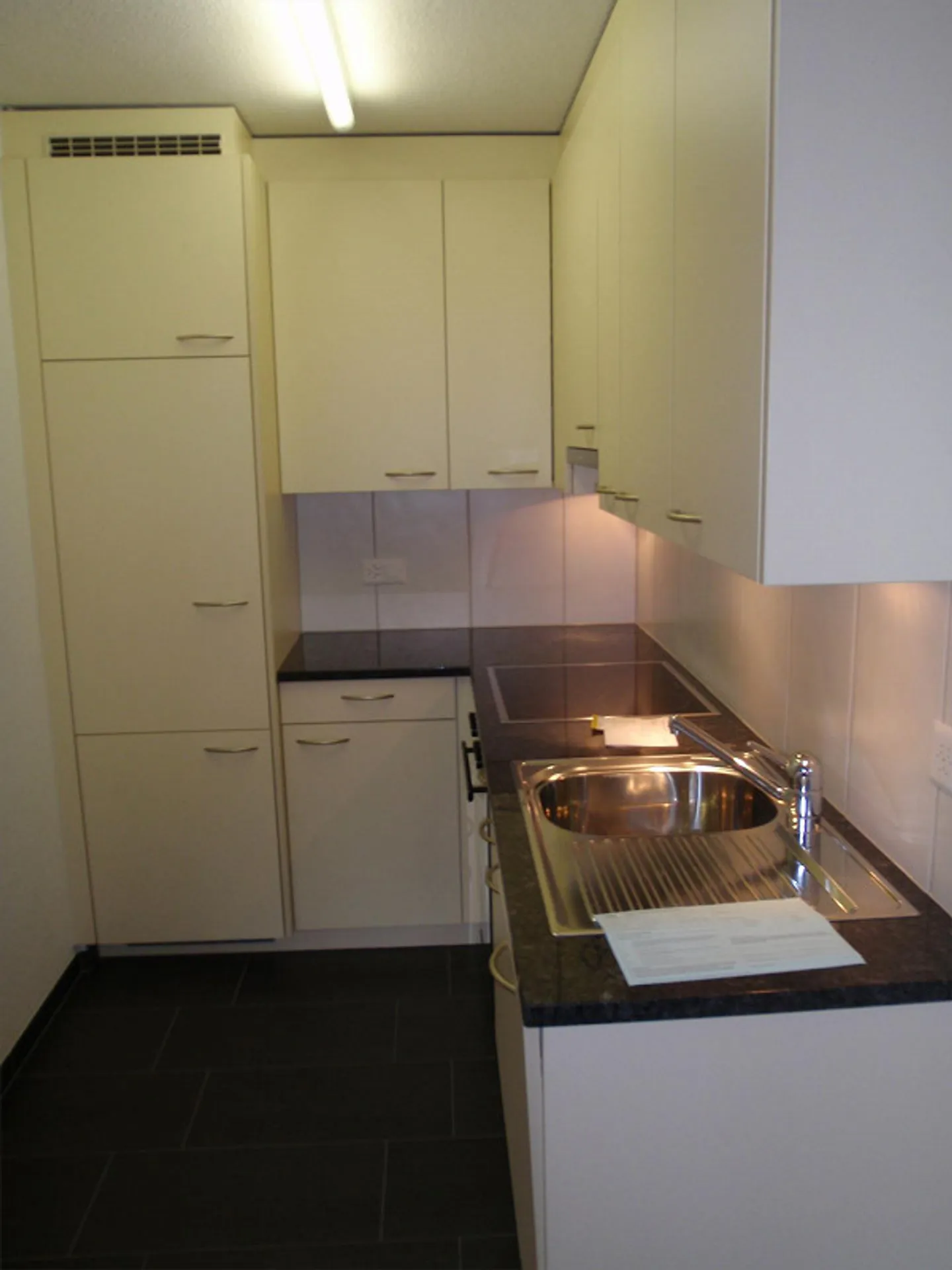 Charmante Wohnung mit Balkon - Foto 2 von 7