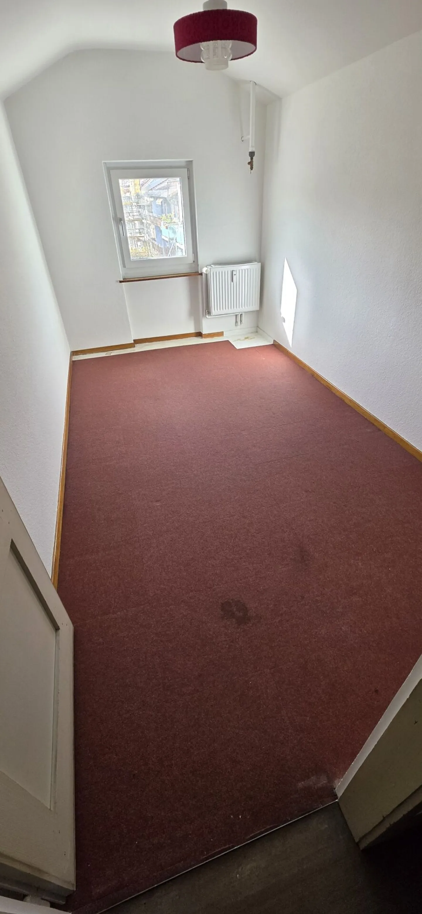 Mansarda/Atelier parzialmente ristrutturato in affitto a Bümpliz! - Foto 3 di 3