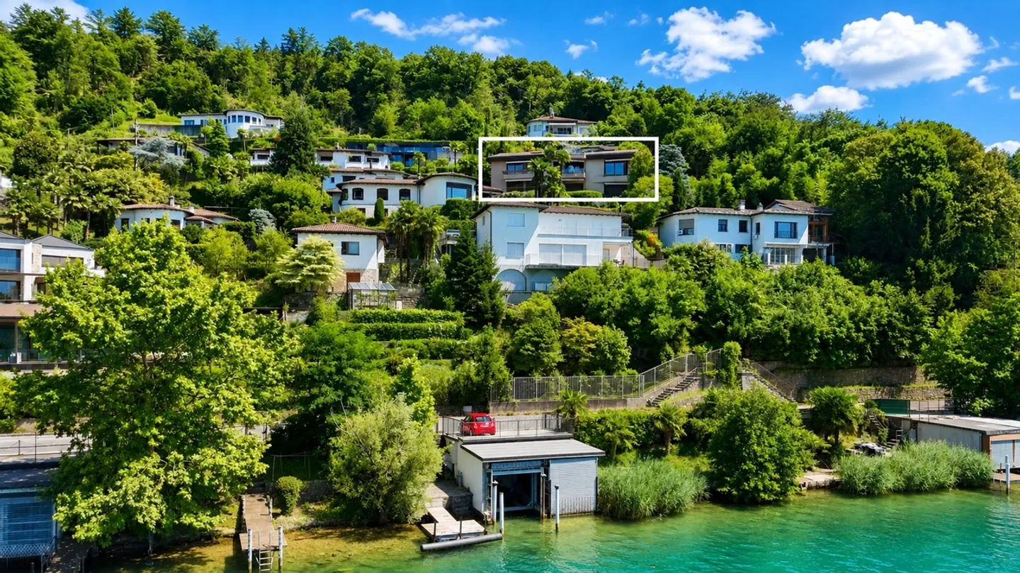 Elegante Villa mit Seeblick - Foto 1 von 21