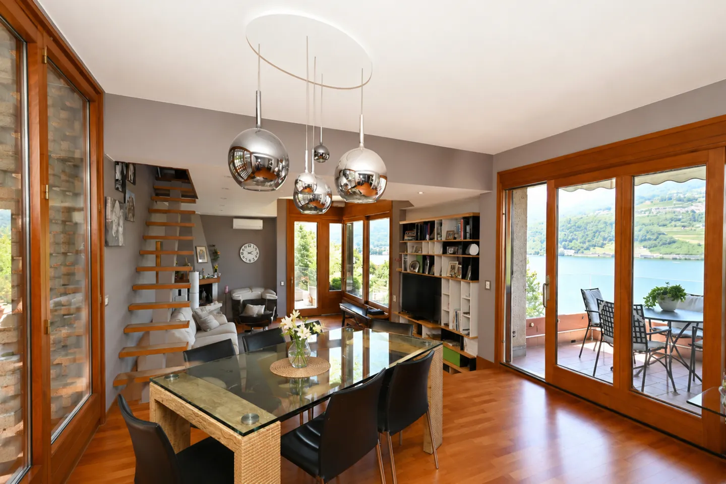 Elegante Villa mit Seeblick - Foto 8 von 21