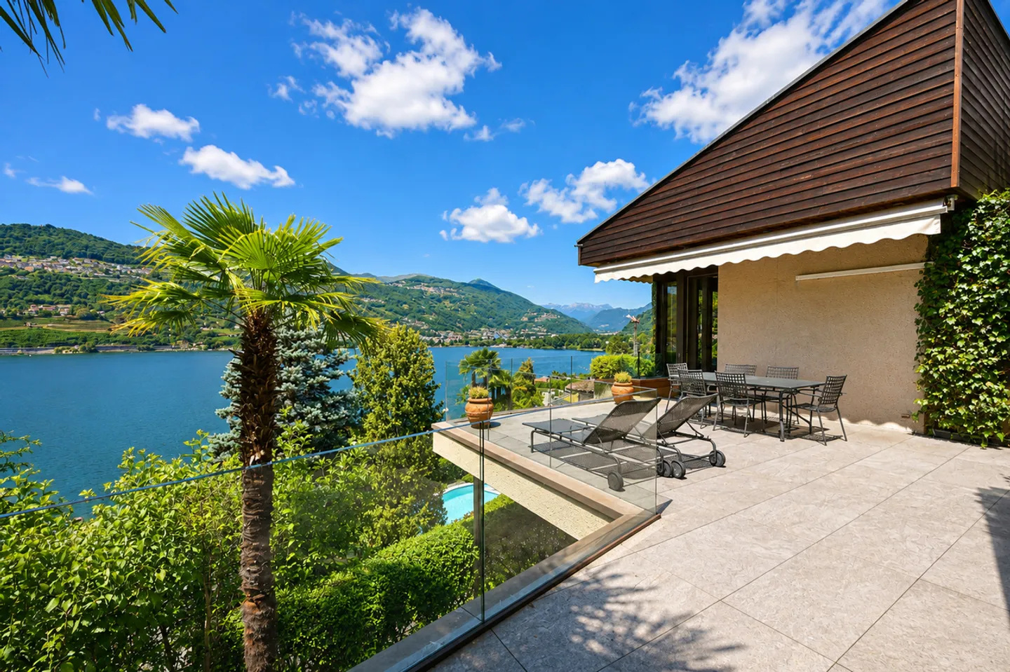 Elegante Villa mit Seeblick - Foto 6 von 21