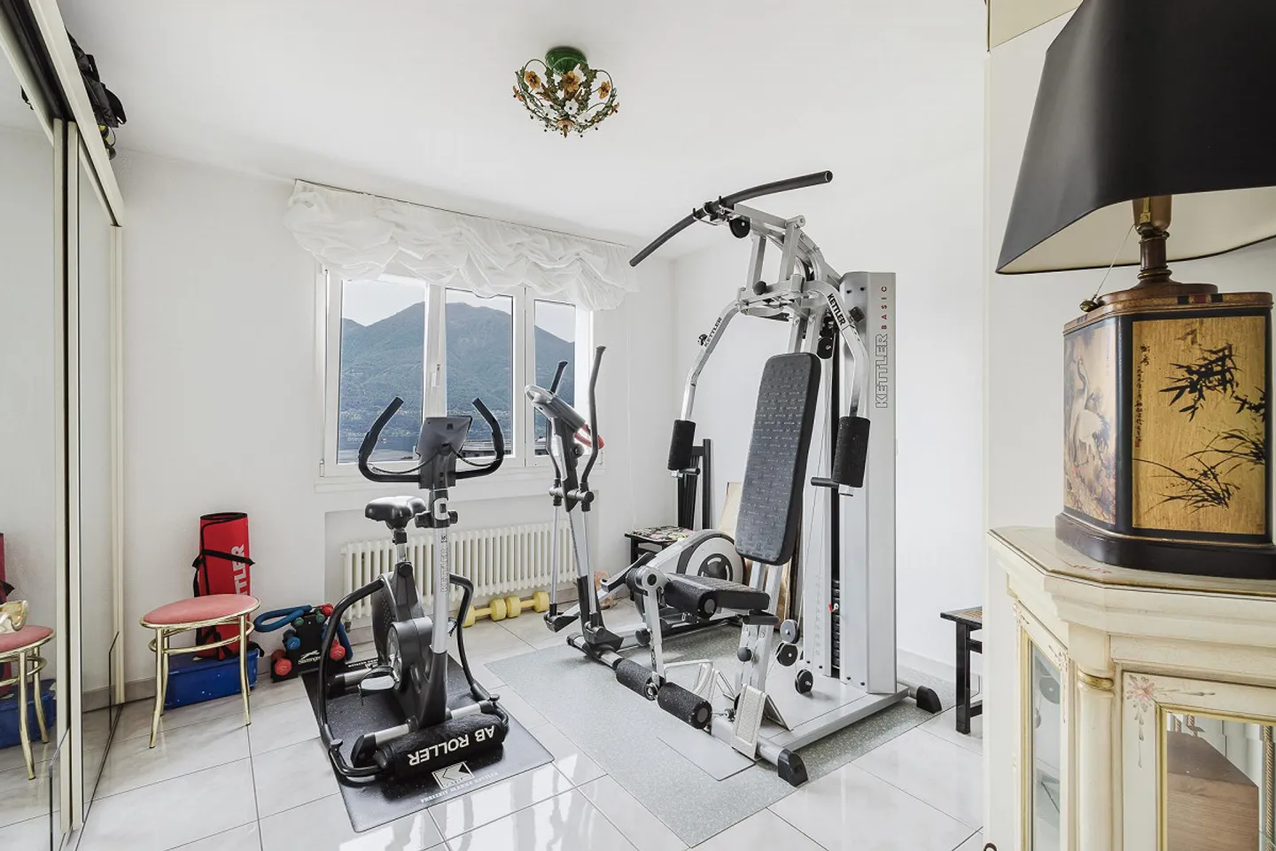Charming Duplex Penthouse in Residential Area - Photo 7 of 15