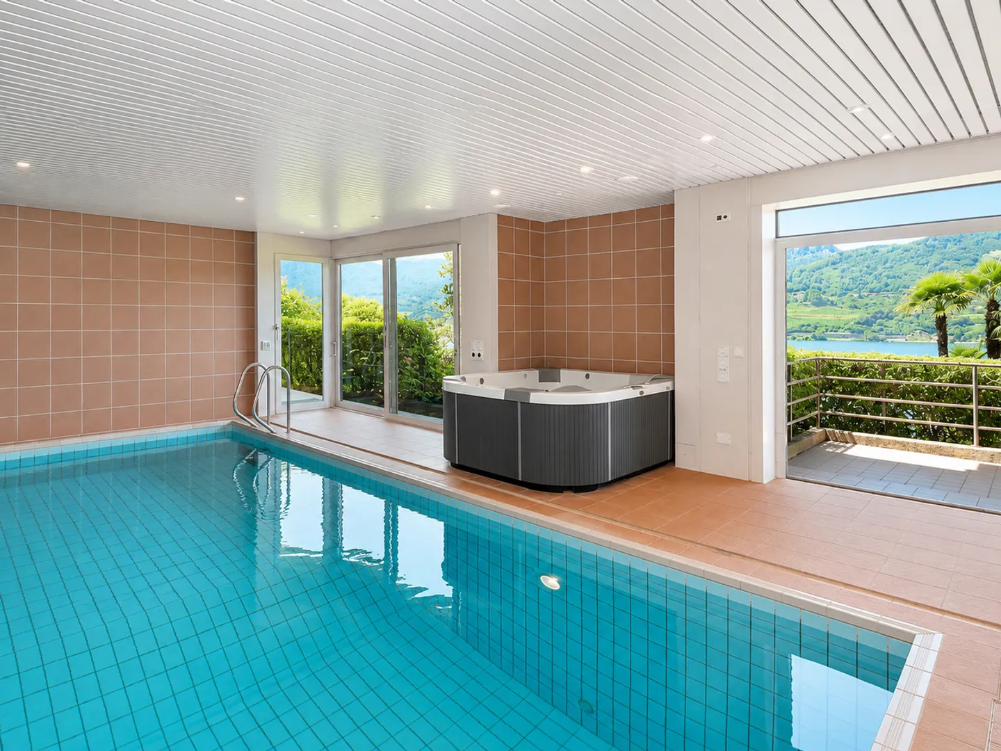 Elegante Villa mit Seeblick - Foto 20 von 21