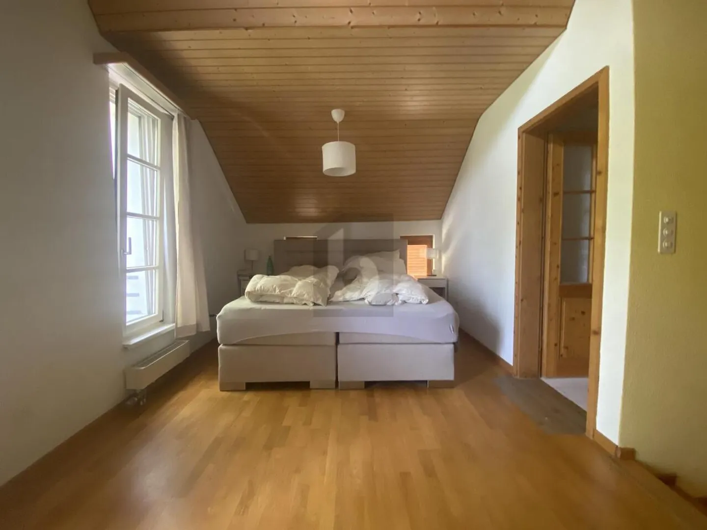 UNIQUE WITH LOTS OF CHARM, IN RUSTIC STYLE - Photo 4 of 6