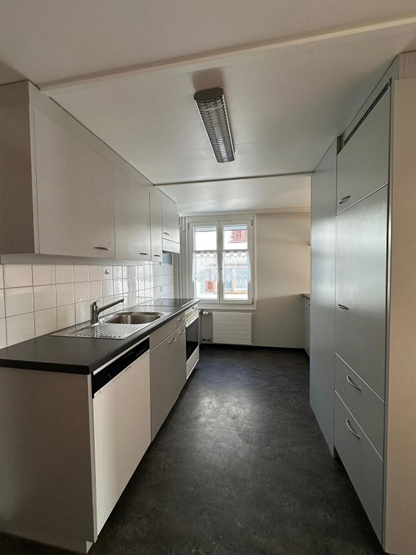 Charmante appartement 3 pièces sur 3 étages dans un endroit calme - Photo 3 sur 10