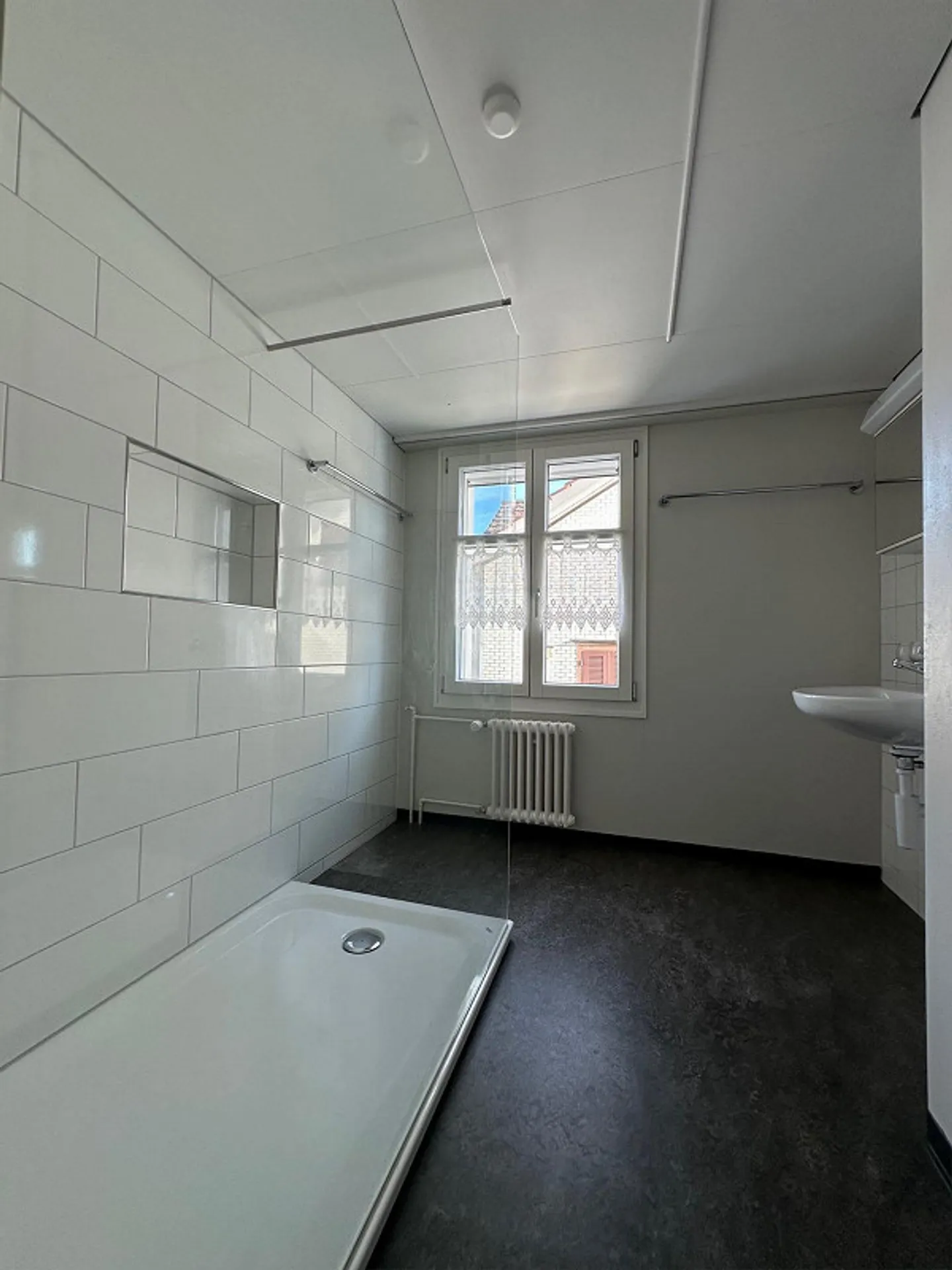 Charmante appartement 3 pièces sur 3 étages dans un endroit calme - Photo 5 sur 10