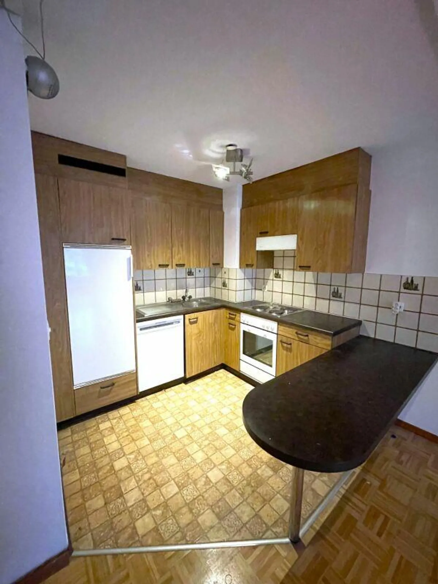 Il tuo appartamento in città soleggiato con camino! - Foto 3 di 11