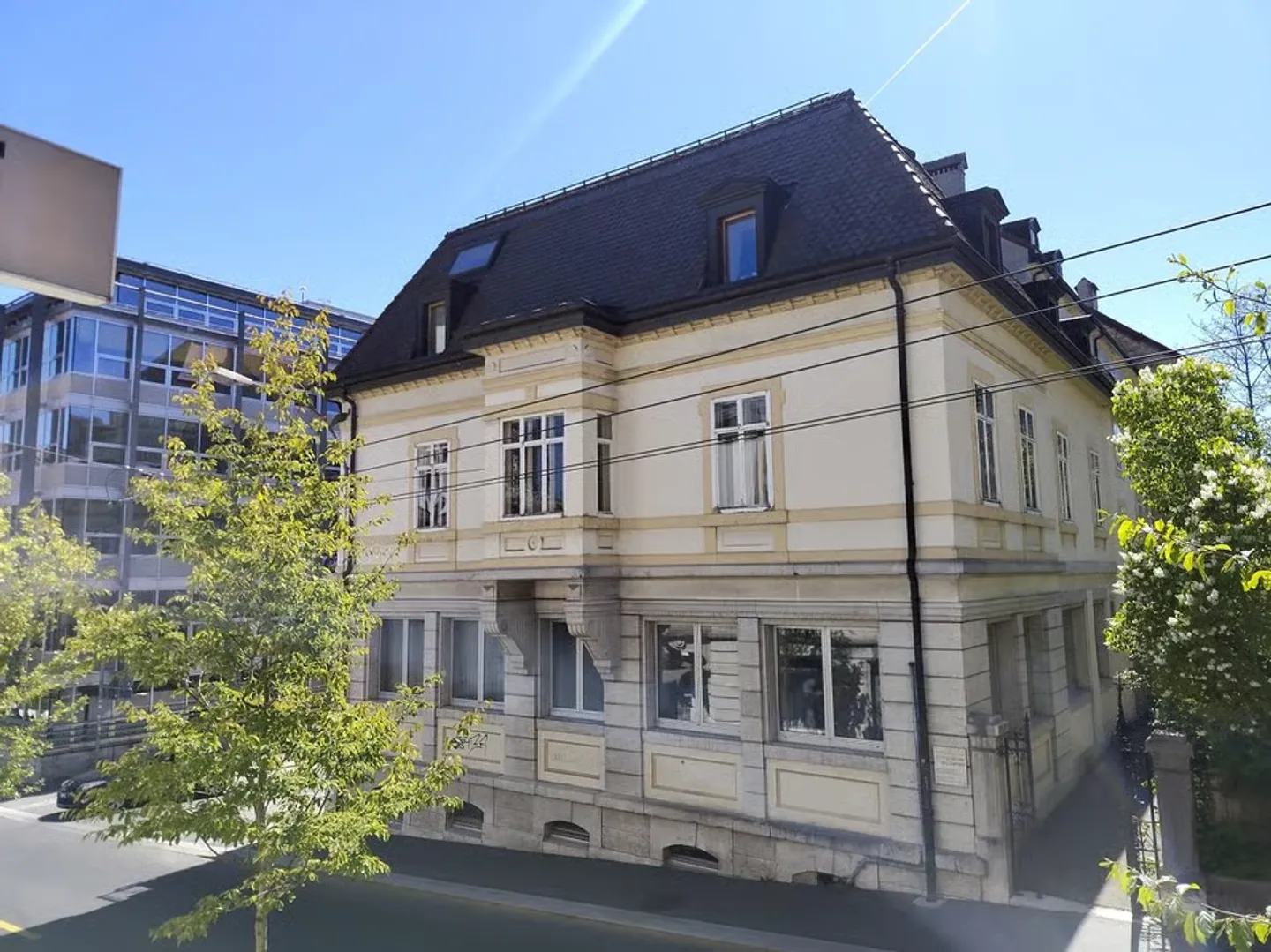 Historic mixed-use building for sale - Rue de la Serre 30, La Chaux-de-Fonds - Photo 3 of 13