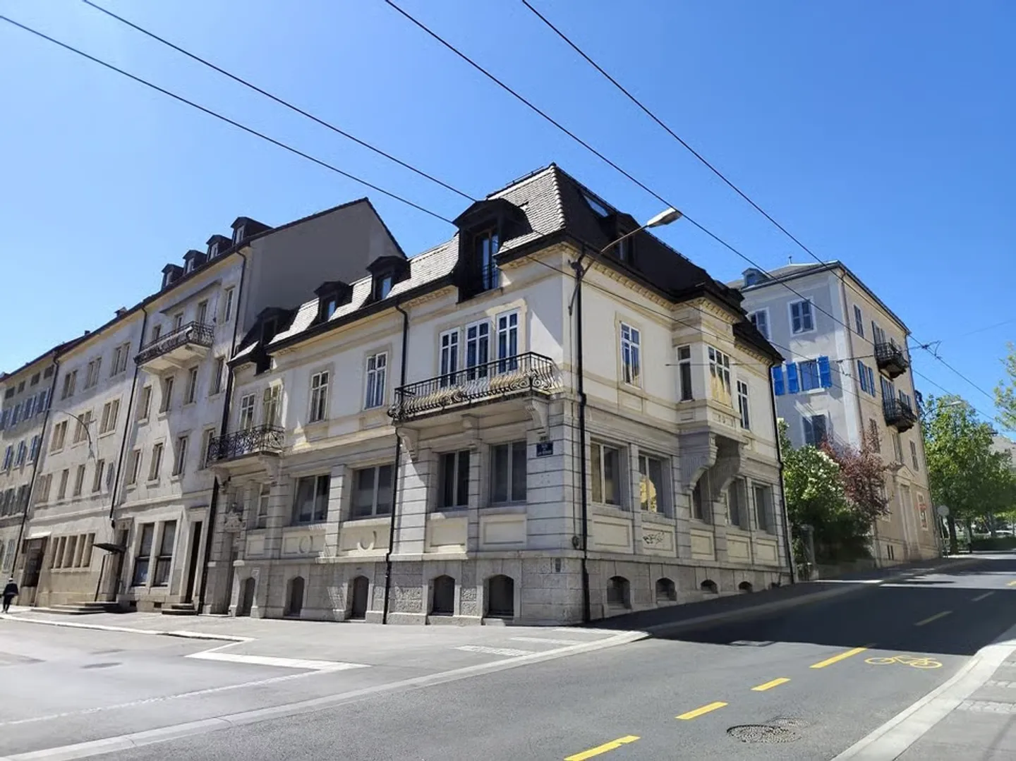 Historic mixed-use building for sale - Rue de la Serre 30, La Chaux-de-Fonds - Photo 1 of 13