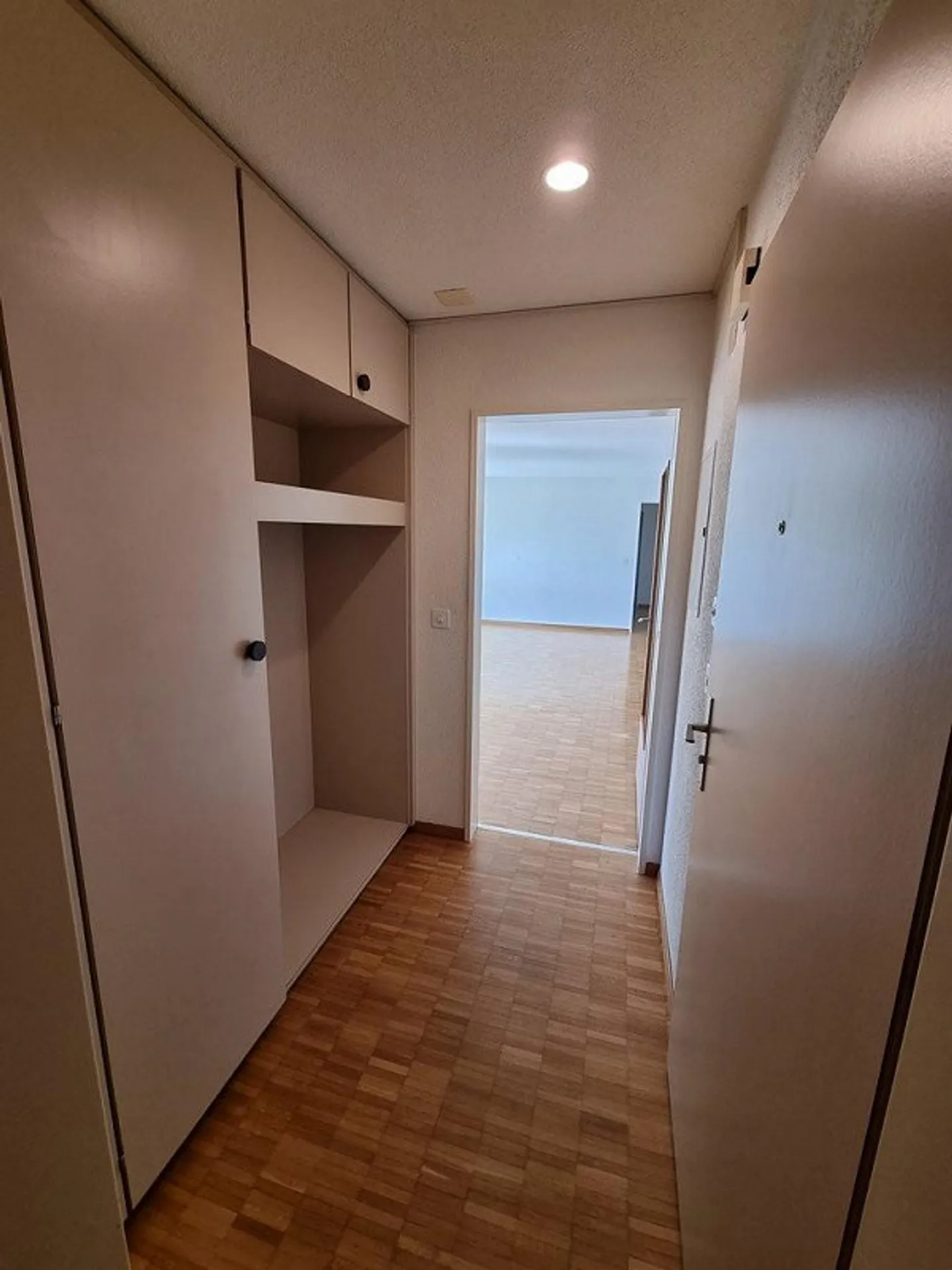 Appartamento centralmente situato con buoni collegamenti - Foto 6 di 7