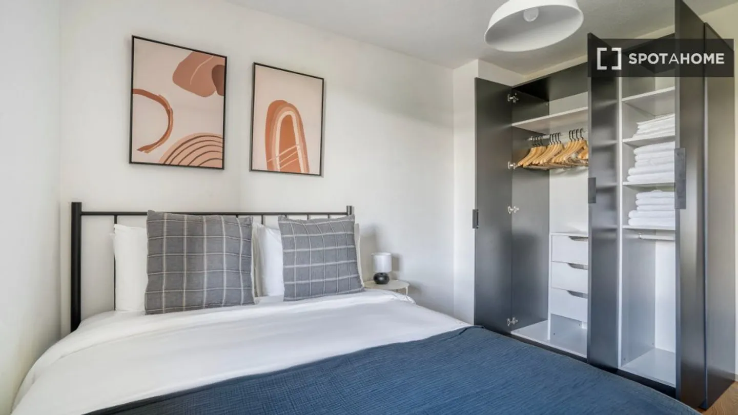 Entdecke, besichtige und miete dein neues Zuhause online mit vollem Vertrauen. - Foto 14 von 18