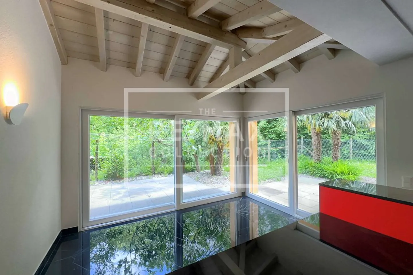 House with double living unit for rent - Photo 3 of 4