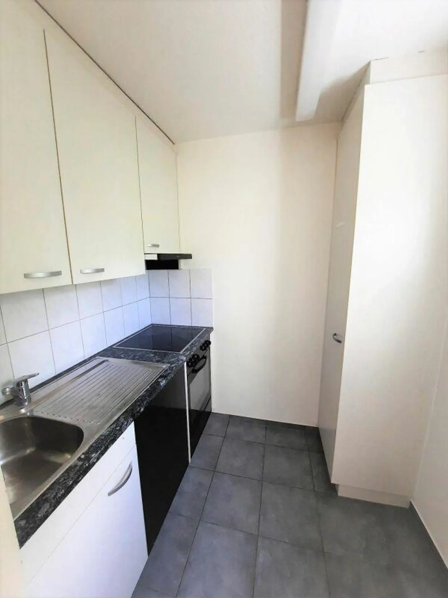 Singlewohnung zum guten Preis-Leistungs-Verhältnis in St. Gallen mit neuem Bad - Foto 5 von 8