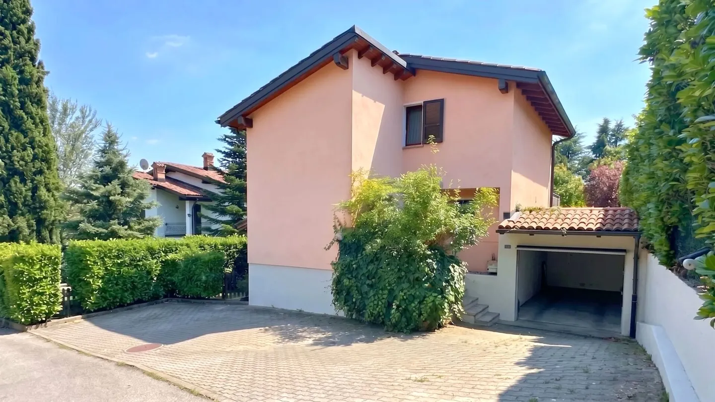 Casa di famiglia con terrazzo - Foto 12 di 13