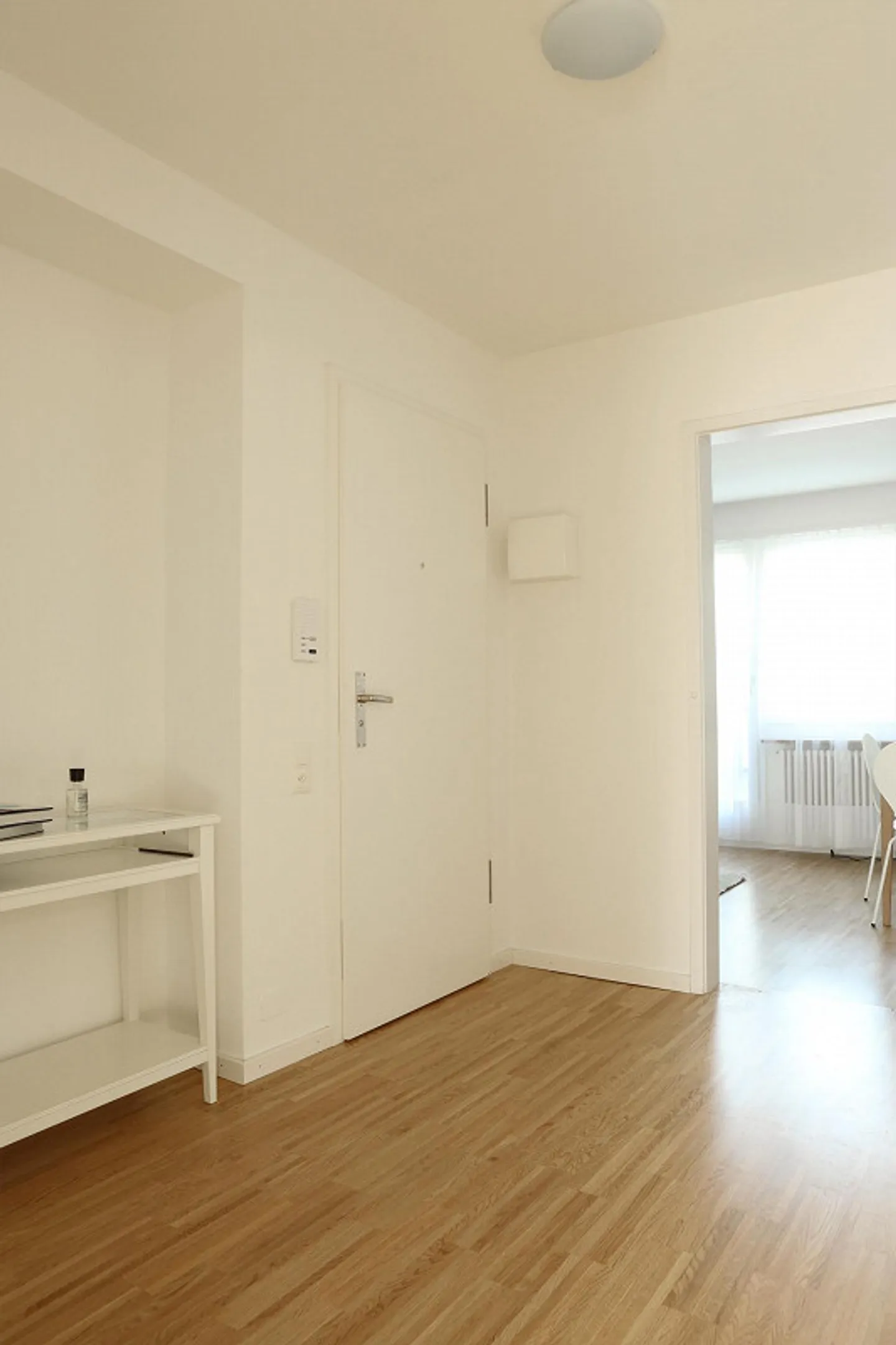 Furnished 2-room penthouse with balcony - Photo 7 of 9