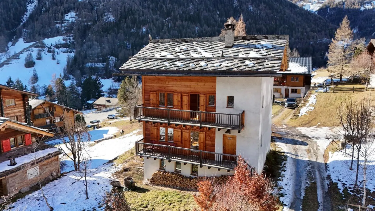 Chalet Charmant à Evolène - Photo 1 sur 13